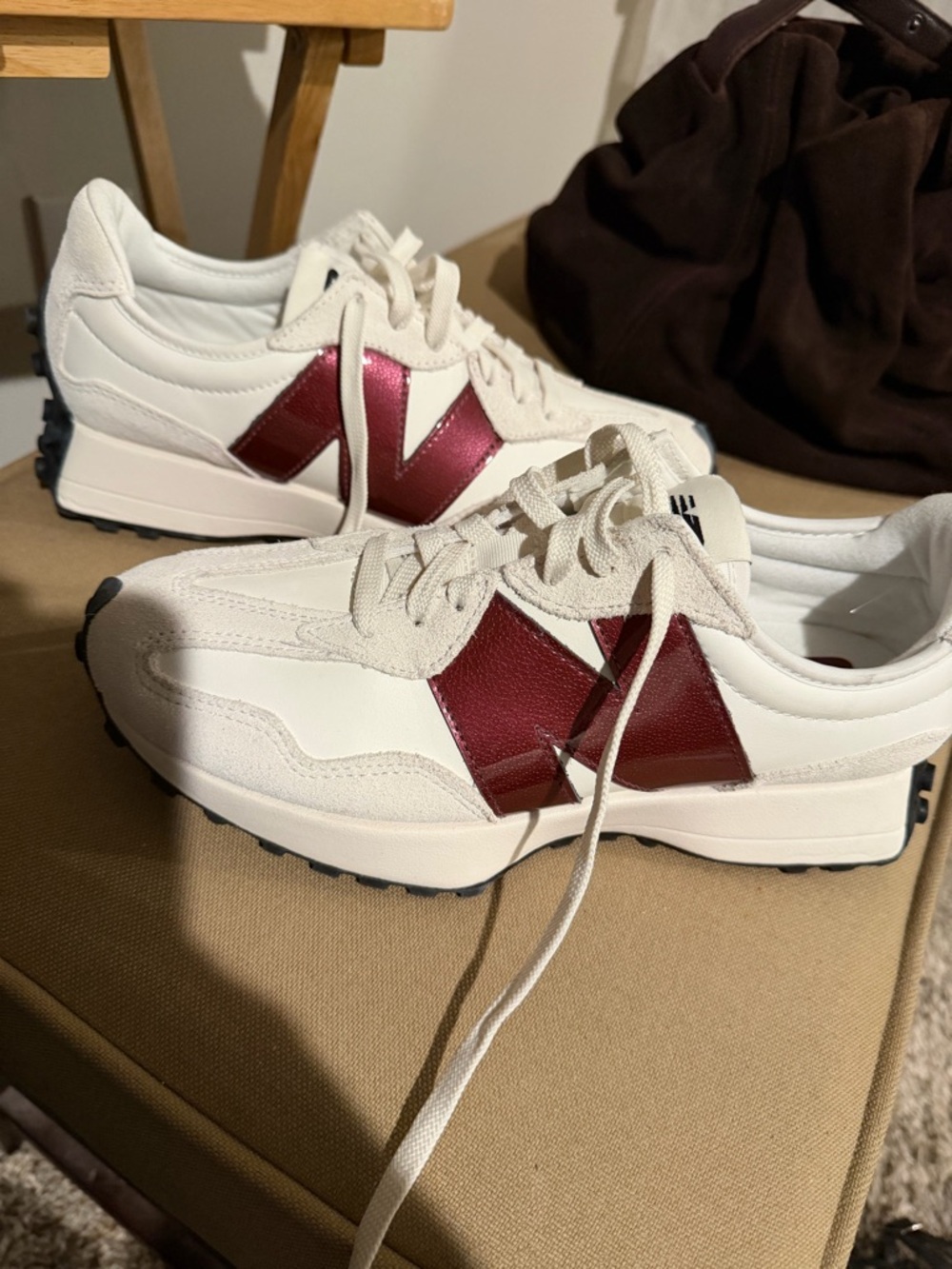 New Balance White Sneakers with Burgundy 'N' Accent 🔥 Brand New Size 10 - Picture 2 of 5